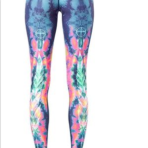 TEEKI Sacred Feather Green Yoga Pants Fitness Leggings Pilates Women's Medium